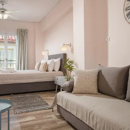 Omorfi Poli Apartmanhotel 3*