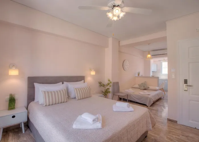 Lejlighedshotel Omorfi Poli 3*
