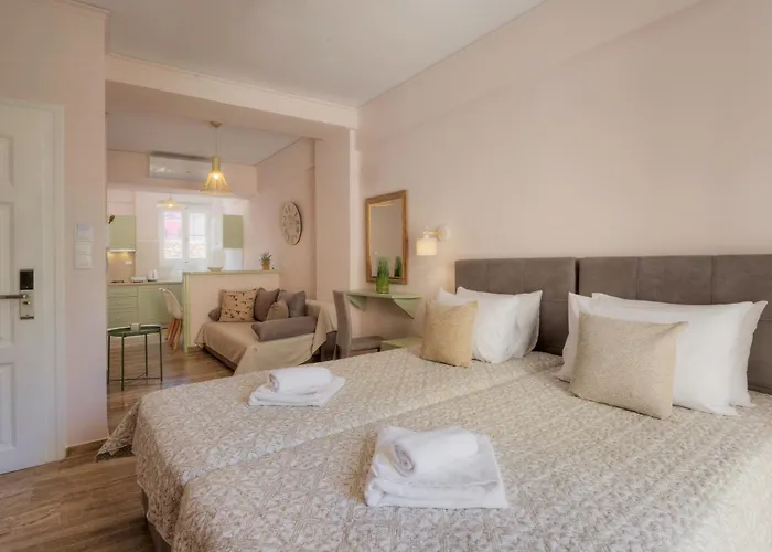 Omorfi Poli 3* Nafplio